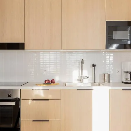 Modern 1br + Balcony By Finnoo Metro إسبو