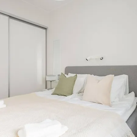 Modern 1br + Balcony By Finnoo Metro *