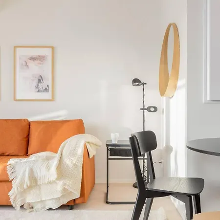 Modern 1br + Balcony By Finnoo Metro *